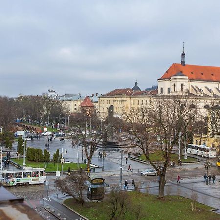 В Центрі Біля Ратуші Вулиця Площа Ринок 11 Lviv Dış mekan fotoğraf