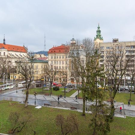 В Центрі Біля Ратуші Вулиця Площа Ринок 11 Lviv Dış mekan fotoğraf