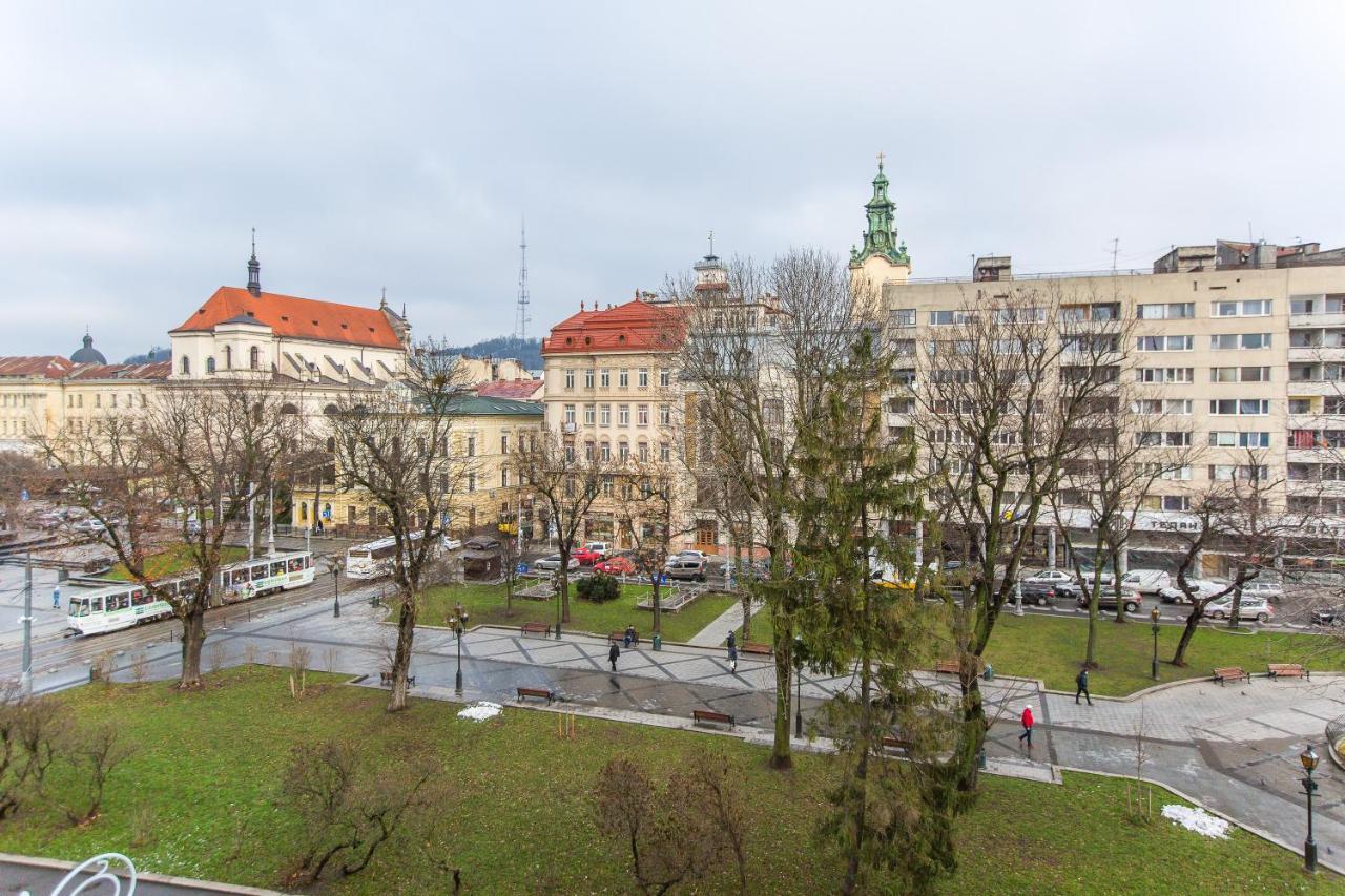 В Центрі Біля Ратуші Вулиця Площа Ринок 11 Lviv Dış mekan fotoğraf