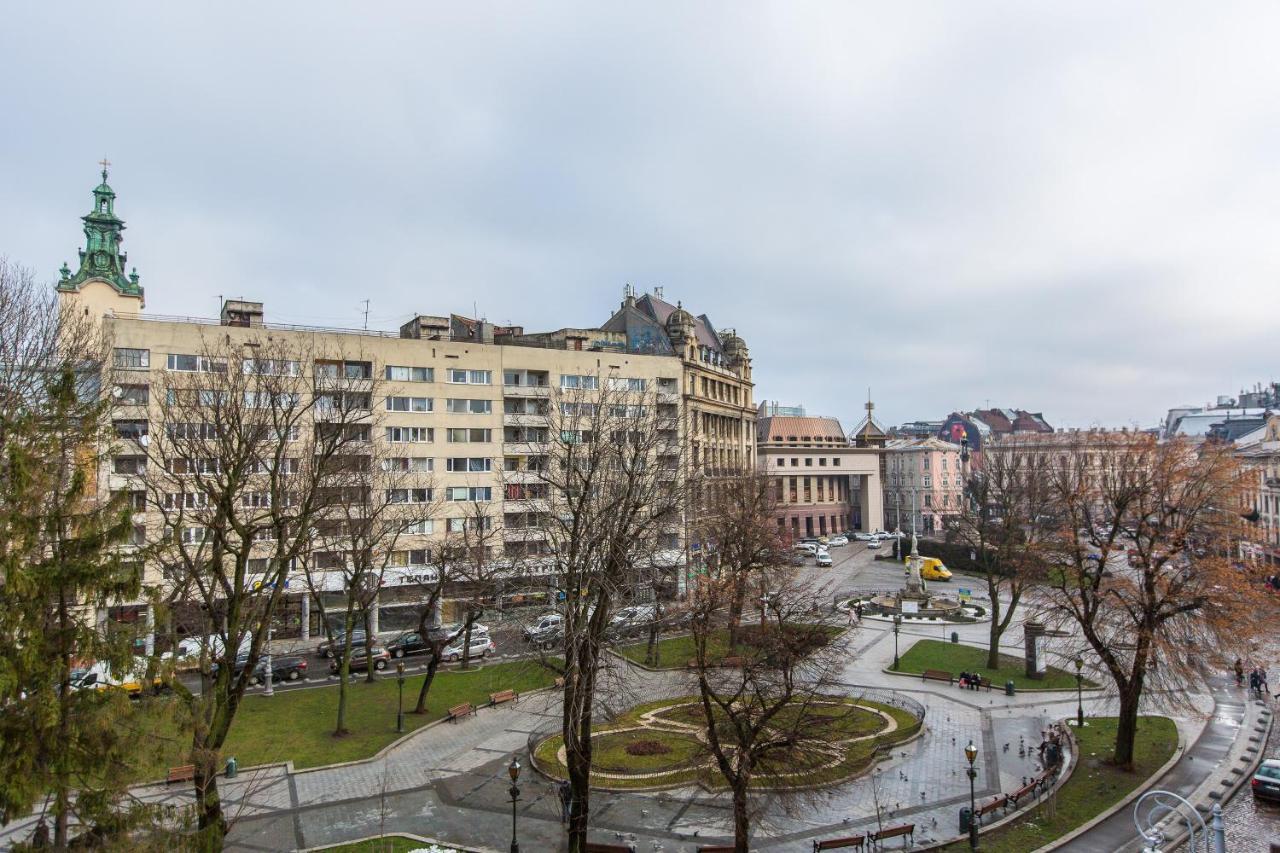 В Центрі Біля Ратуші Вулиця Площа Ринок 11 Lviv Dış mekan fotoğraf